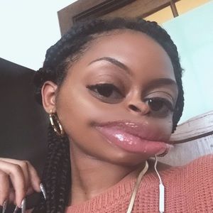 Meet your Posher, Destiny